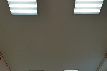 Инновационные решения для офисных интерьеров: натяжной потолок