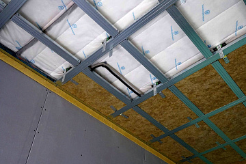 Натяжной потолок и шумоизоляция