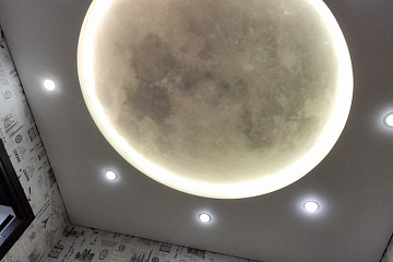 Светопропускающие натяжные потолки – что это?