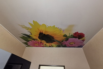 Из чего складывается цена натяжного потолка